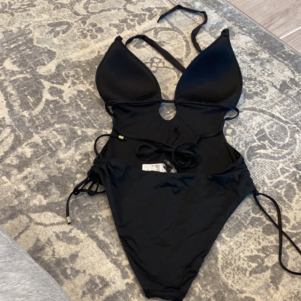 swimsuit - Picture 2 of 2